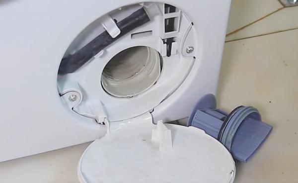 洗衣机脏污盒取出图解图片
